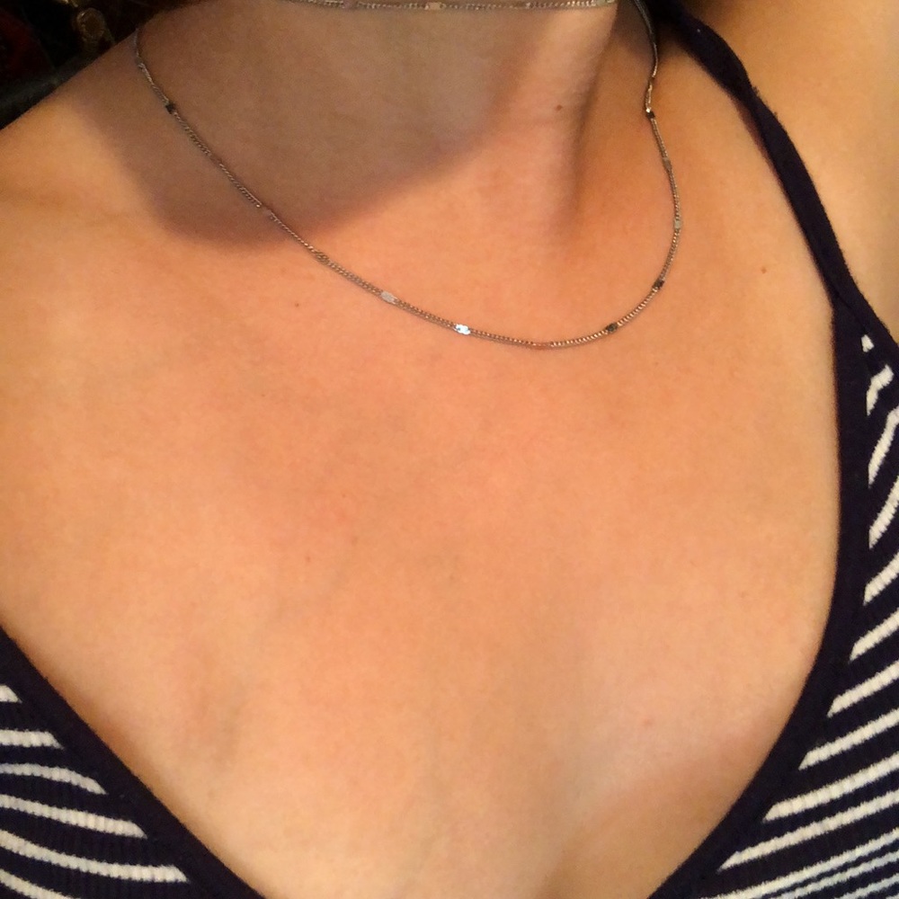 2 Silver Necklaces - Picture 3 of 5